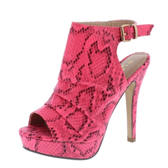 LAST PAIR! 💖 Pink Snake Women’s Heels - Picture 2 of 3